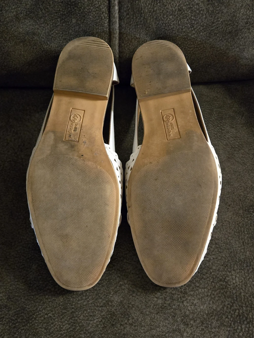 White Mountain comfortable white